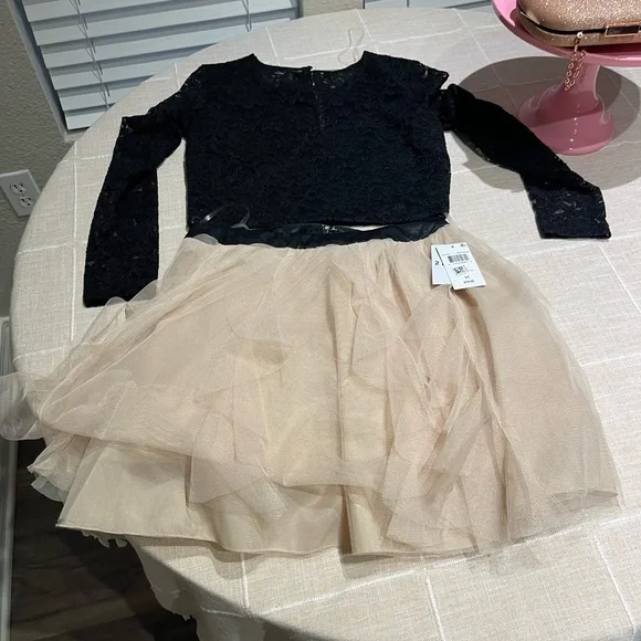 Macy’s Juniors' Rose Mesh flare skirt & Lace crop top size 11